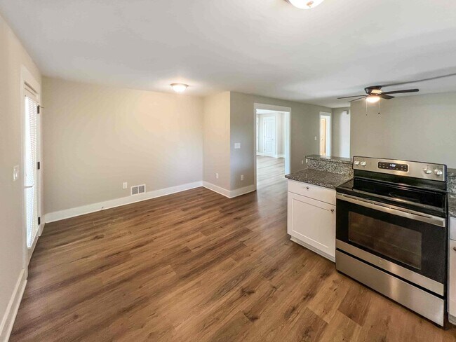 Building Photo - Completely Renovated 3 BR/3 BA Ranch with ...