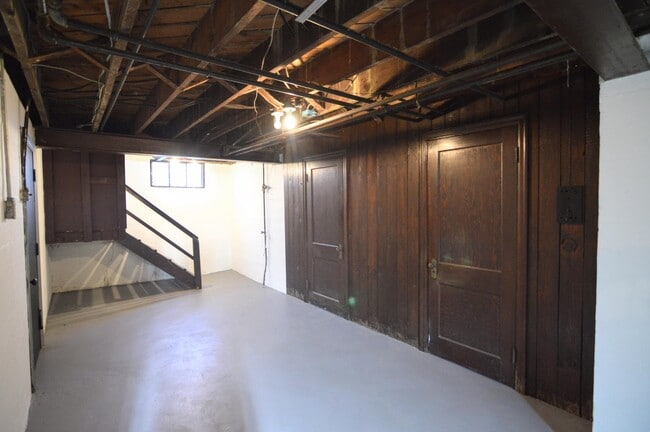 Building Photo - 27 Sunnymede Dr