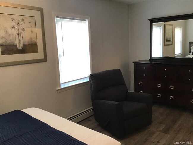 Building Photo - 46 Benson St