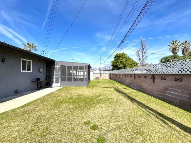 Building Photo - 3 bed, 2 bath in Ontario, CA!