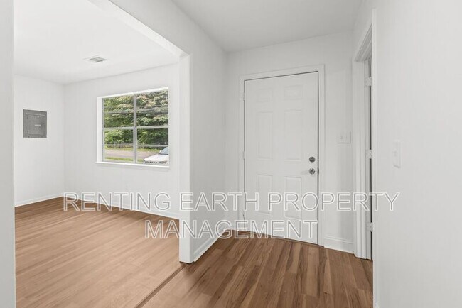 Building Photo - 3353 Jefferson Ave SW