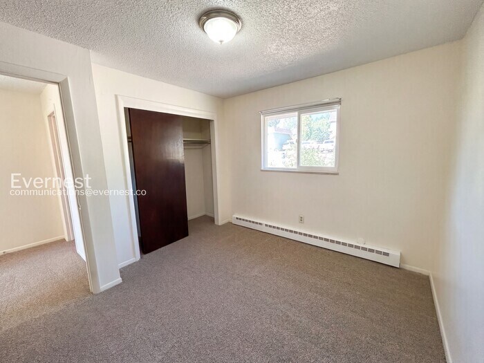 Building Photo - 1075 Magnolia St