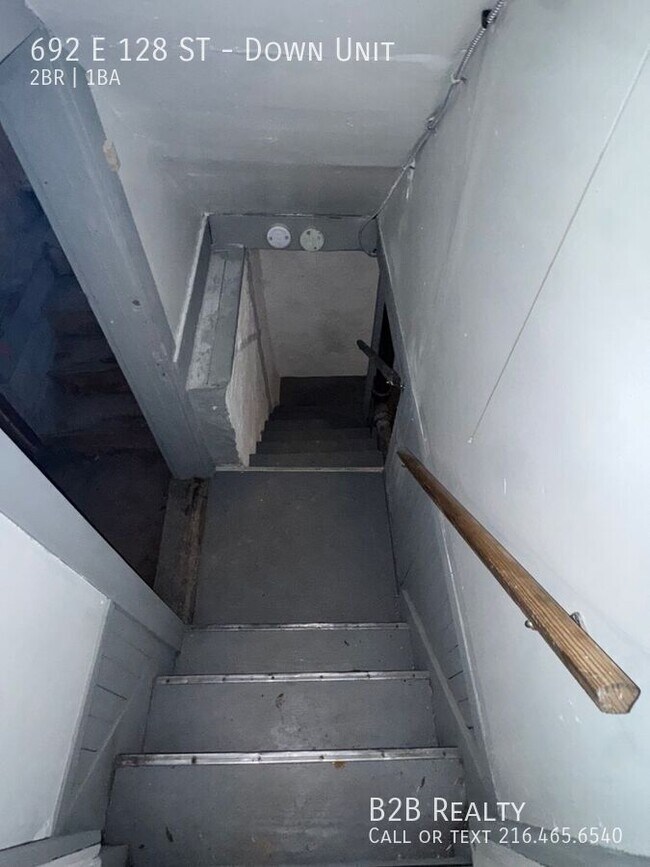 Building Photo - 692 E 128th St