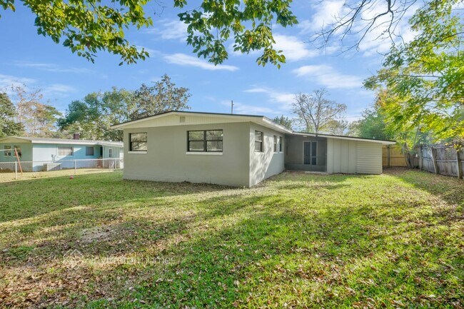 Building Photo - 6727 Calvados Ave