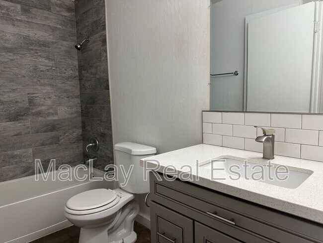 Building Photo - 2918 E Roeser Rd