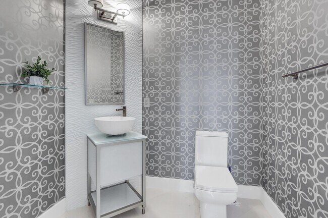 Building Photo - 6564 Somerset Cir