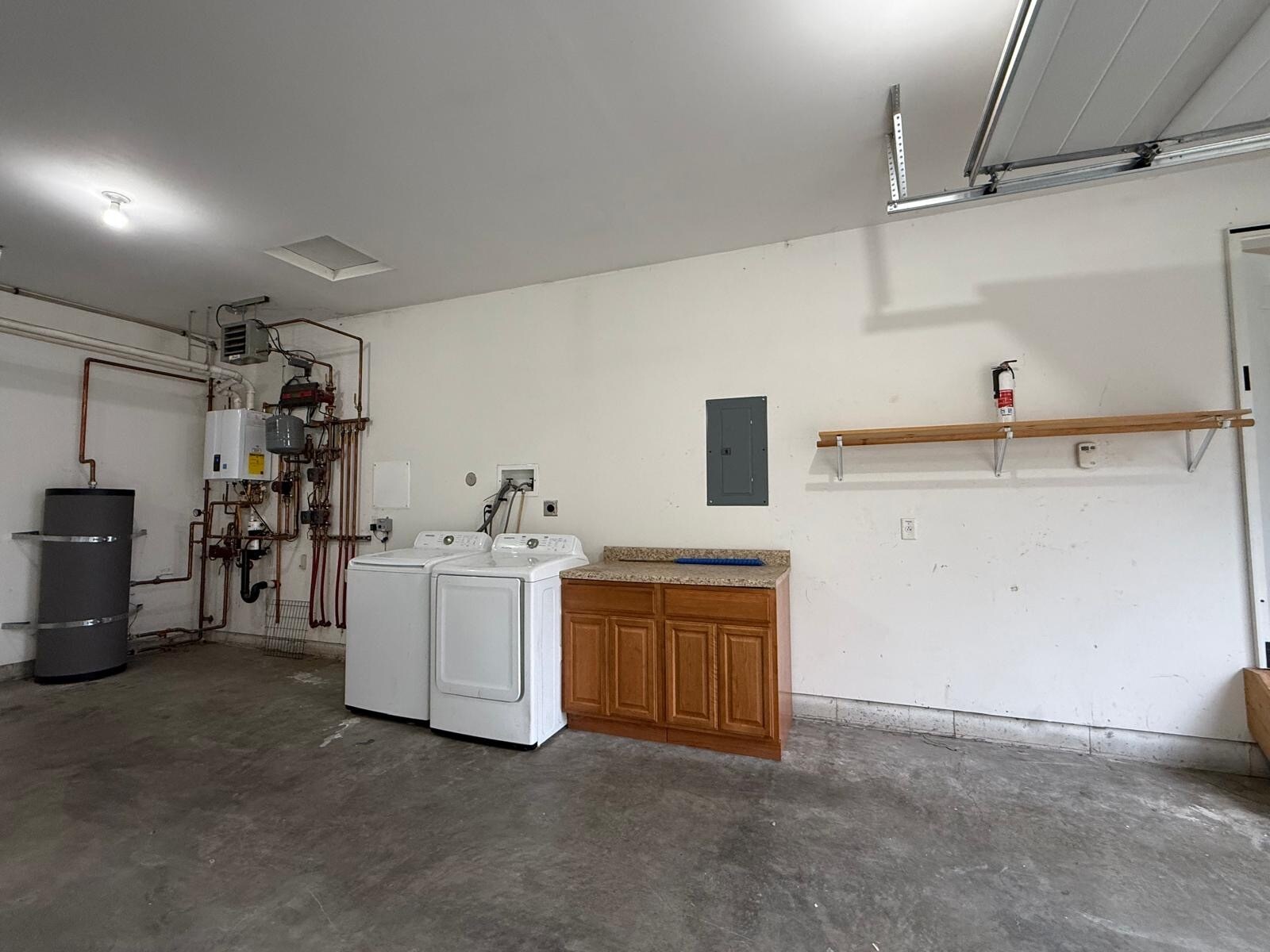 Washer & Dryer - 20510 Wooded Hollow Cir