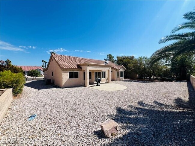 Building Photo - 8825 Stoney Point Dr