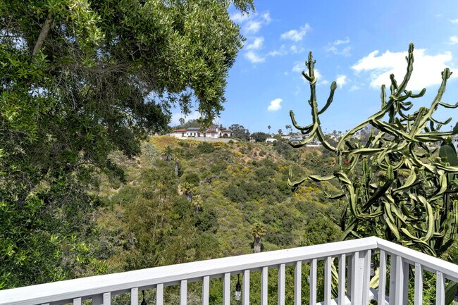 Building Photo - 1072 Johnson Ave