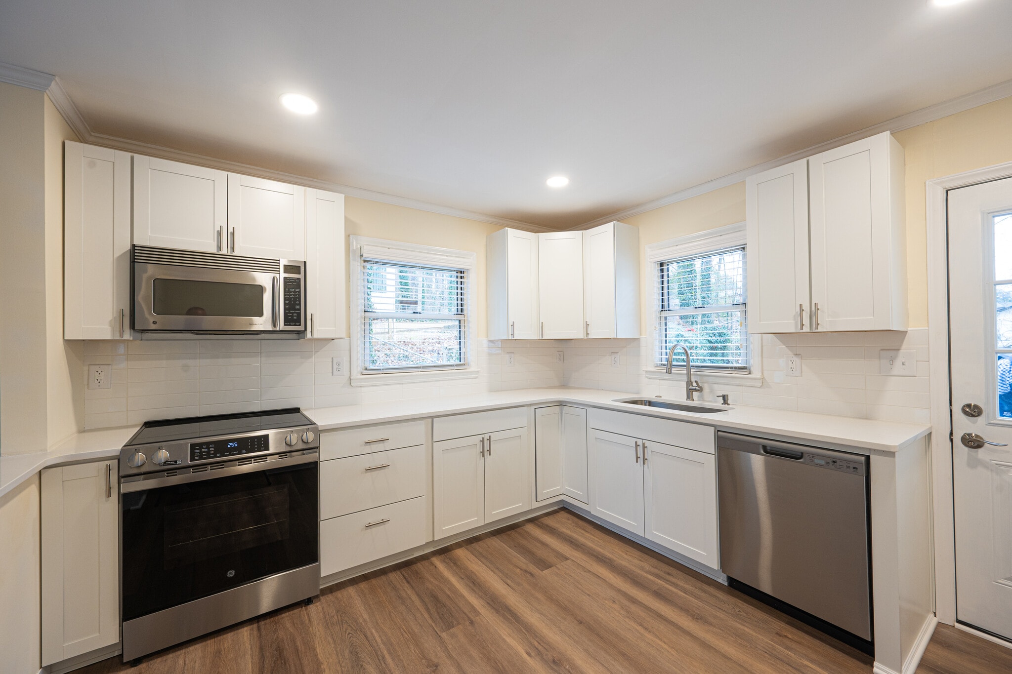 All Stainless Appliances - 5000 Erickson Rd