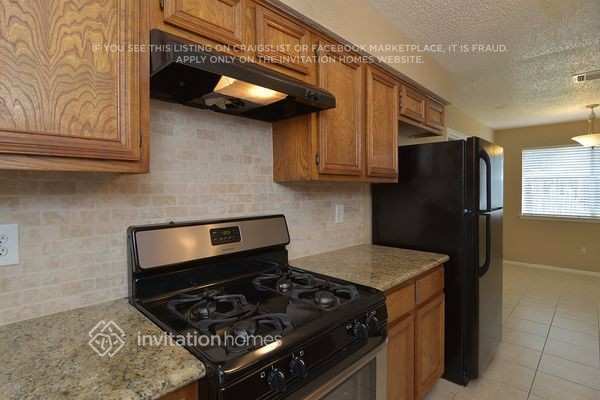 Building Photo - 5802 Longforest Dr