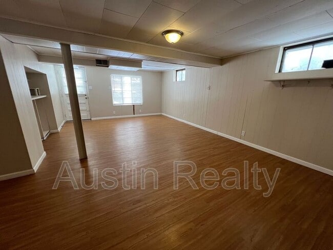 Building Photo - 10117 Niblic Dr