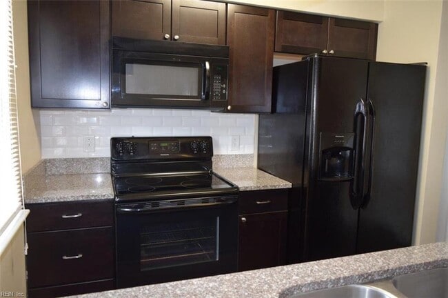Building Photo - 1308 Mikie Ct
