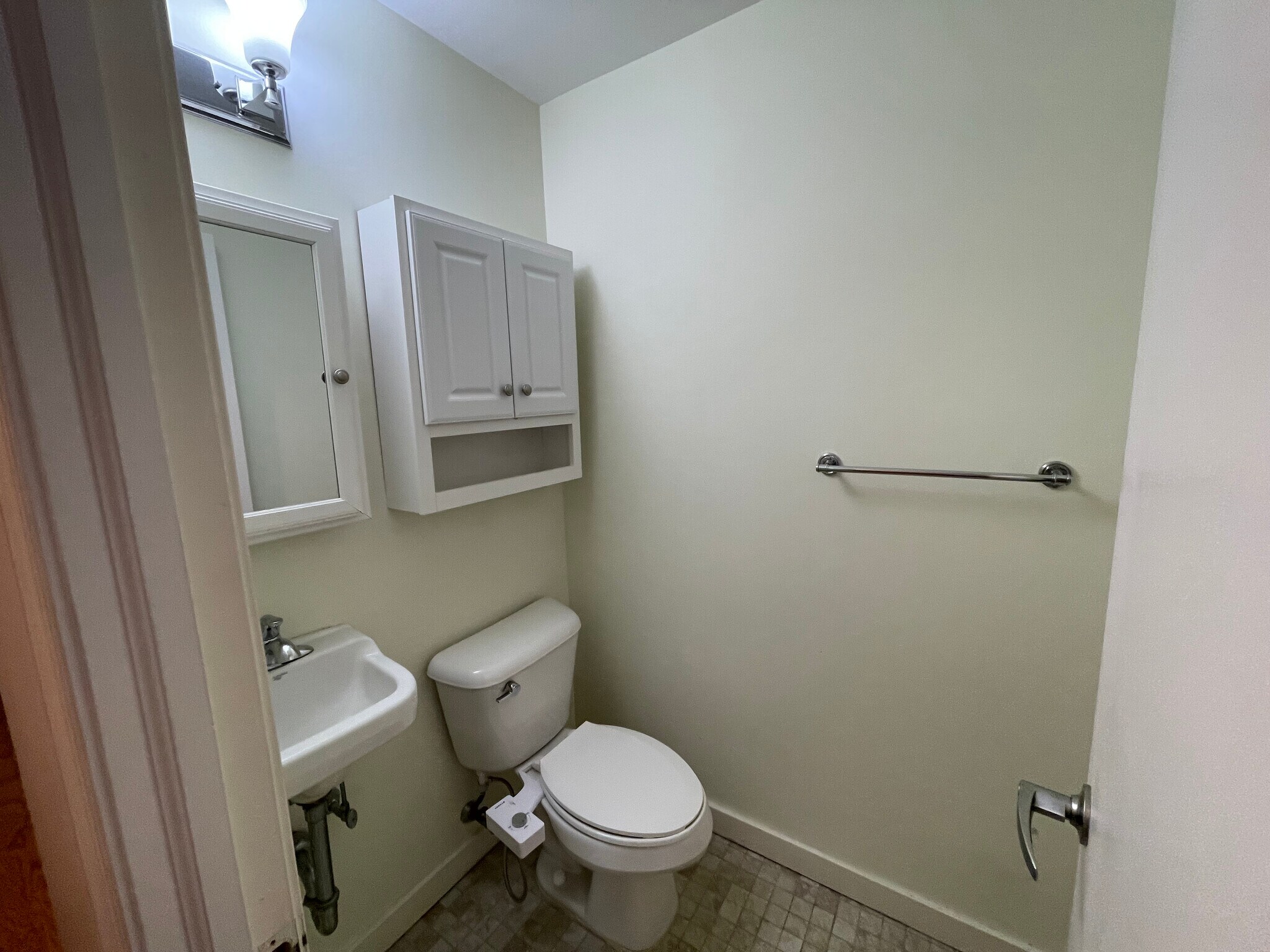 Building Photo - 1600 Church Rd