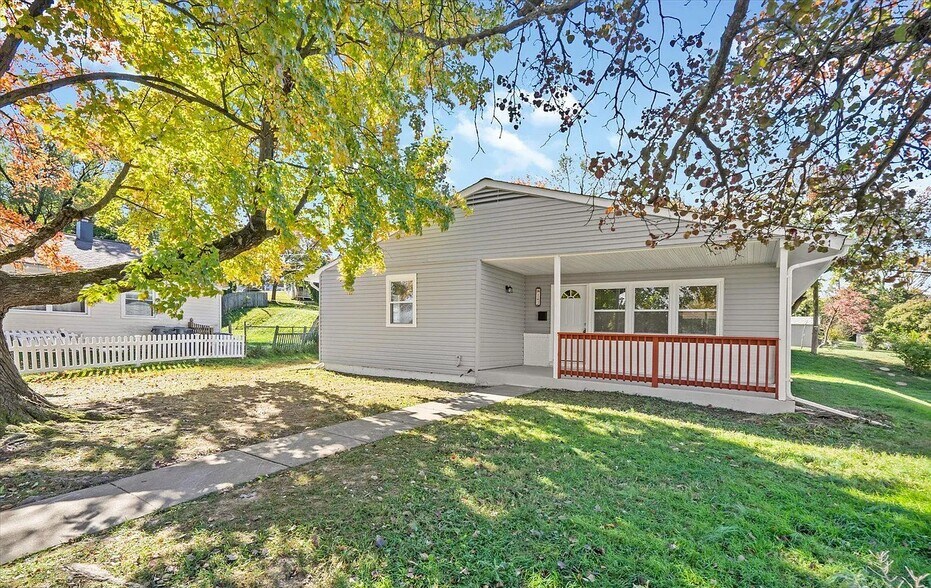 Building Photo - 143 Greenmeadow Dr