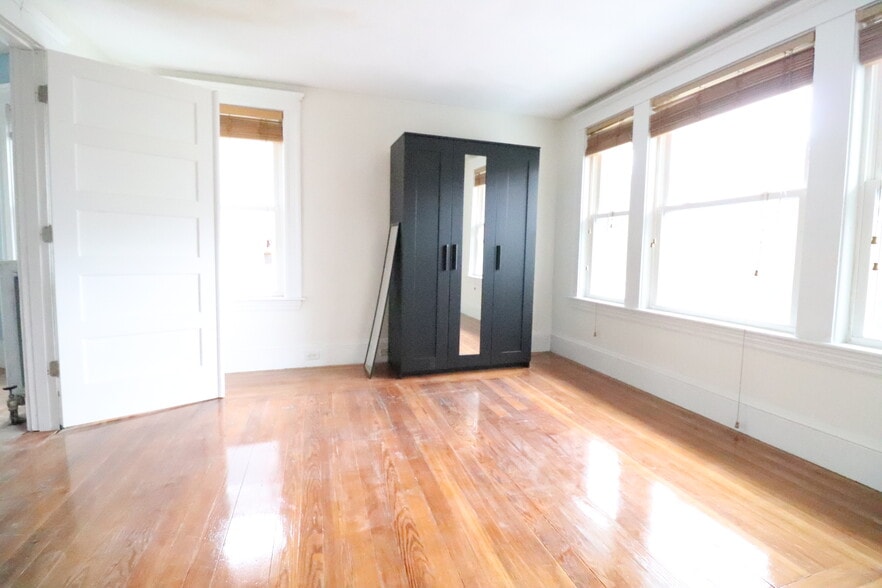 Building Photo - 268 Boston Ave