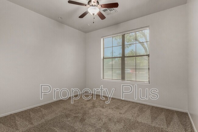 Building Photo - 4211 N 153rd Dr