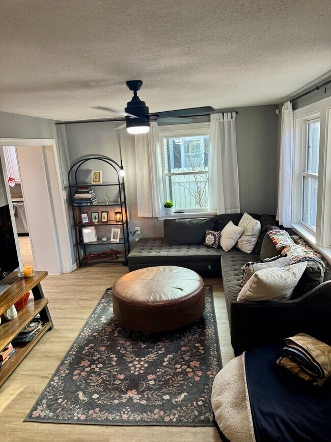 Building Photo - Centrally Located Updated Cape Cod!