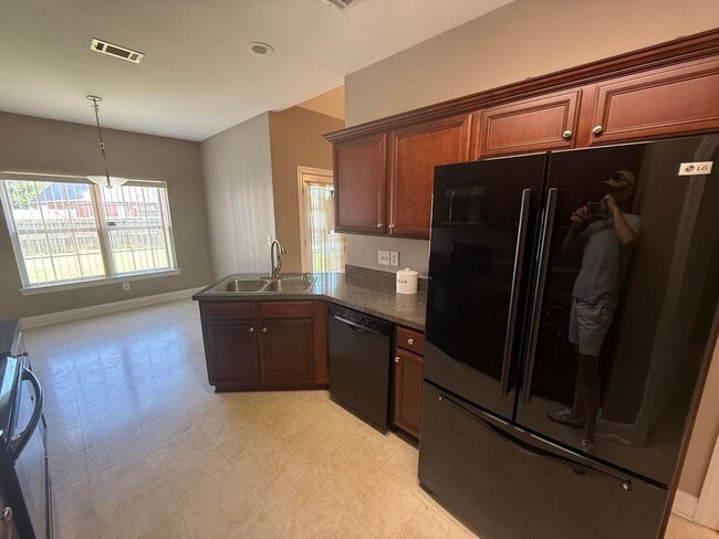 Building Photo - 2720 Westhaven Dr