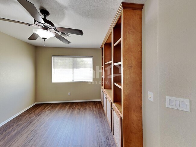 Building Photo - 8409 S 50th Ln