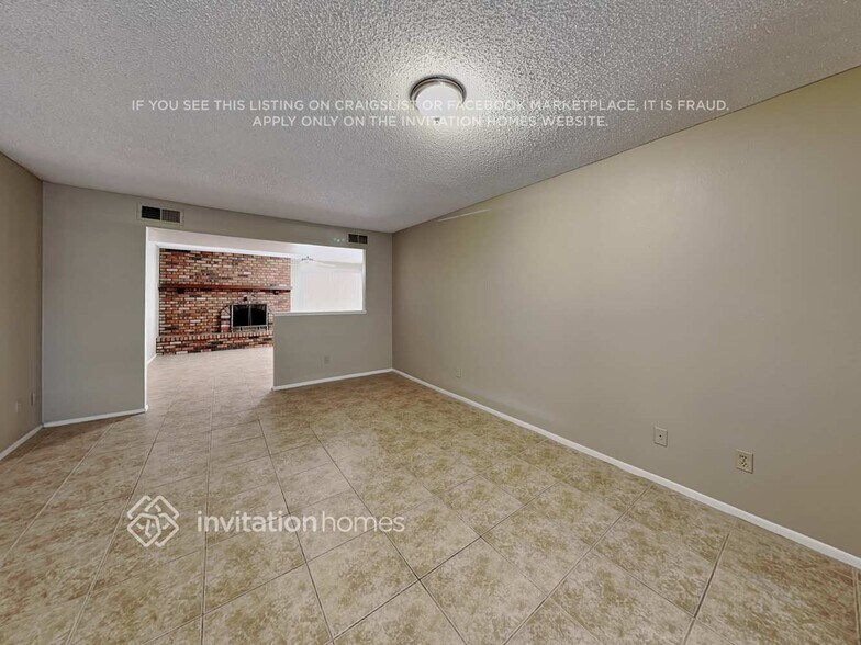 Building Photo - 1515 W Yukon Dr