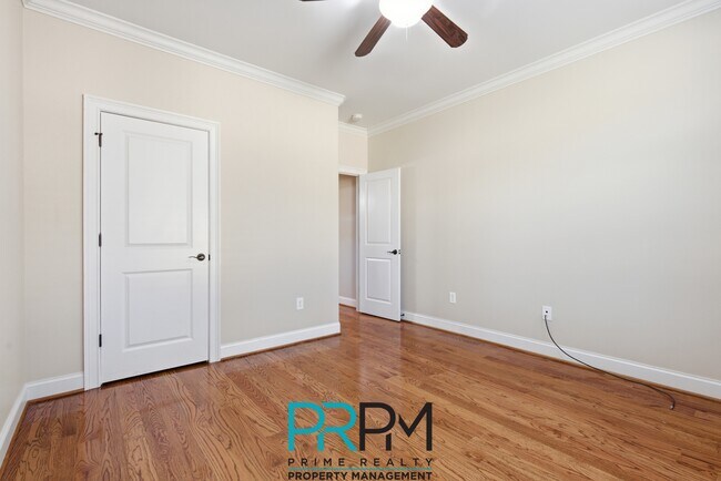 Building Photo - 129 Griffith Hill Way