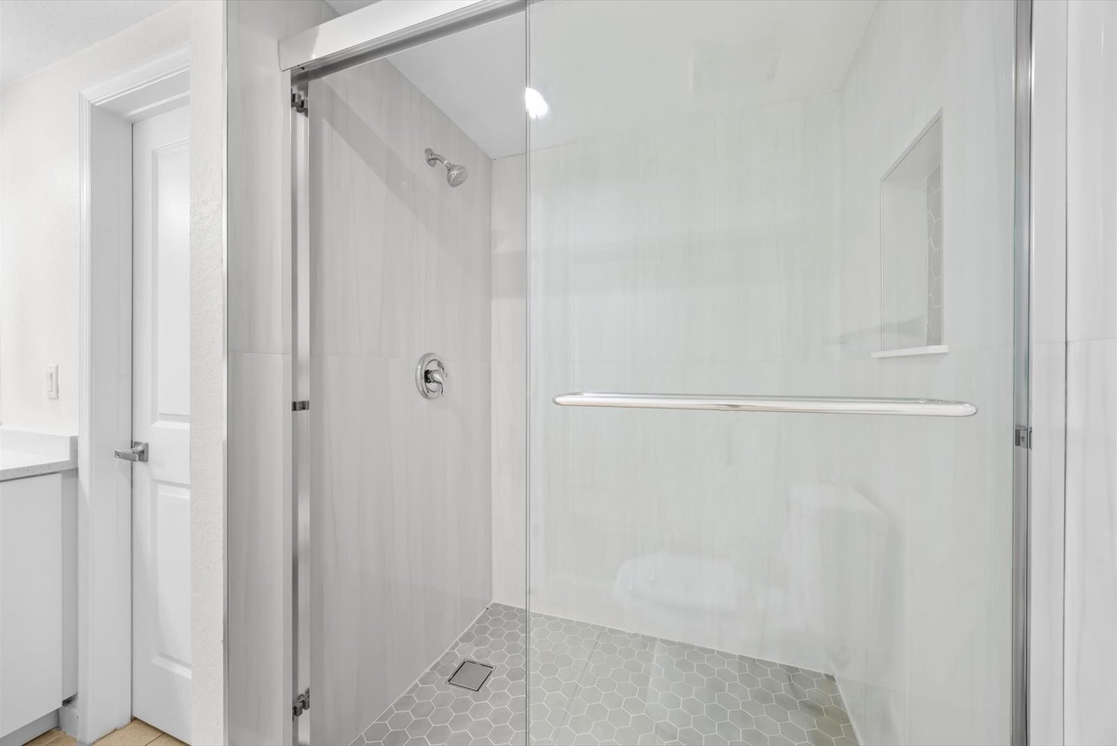 Building Photo - 158 SW Peacock Blvd