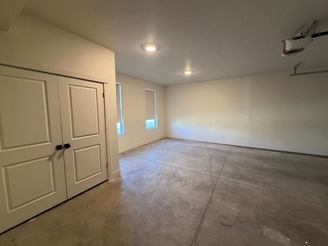 Building Photo - 5515 S Carnelian Pkwy