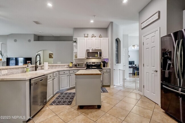 Building Photo - 12004 W Liberty Lake Dr