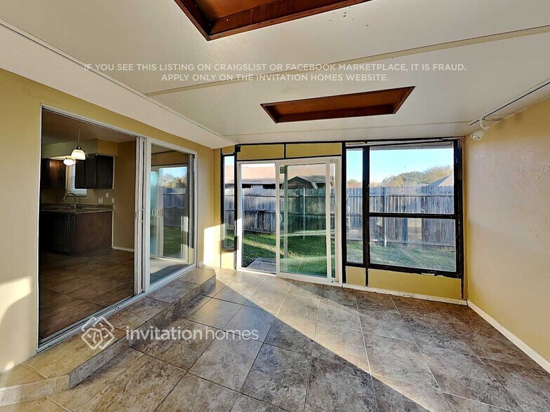 Building Photo - 4640 Wineberry Dr