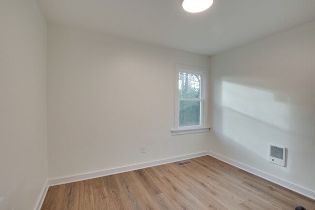 Building Photo - 2705 Wilson Dr NW