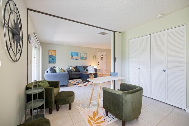 Building Photo - 634 Bird Bay Dr E