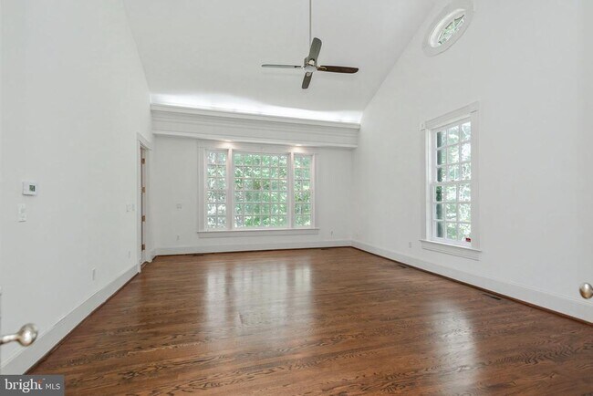 Building Photo - 8705 Belmart Rd