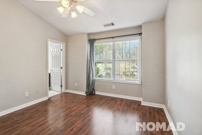 Building Photo - Charming 3BR Townhome in Decatur