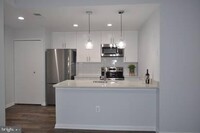 Building Photo - 8613 Beekman Pl