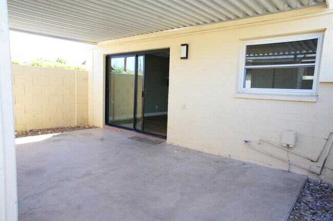 Building Photo - 3827 S Mill Ave