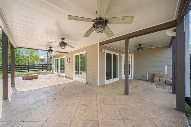 Building Photo - 4180 Woodwind Dr