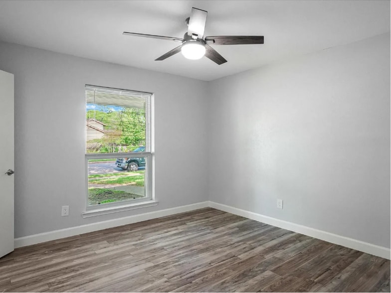 Building Photo - 900 Westminster Dr