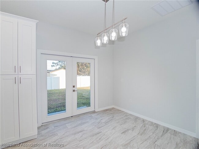 Building Photo - 1456 Kyra Ave