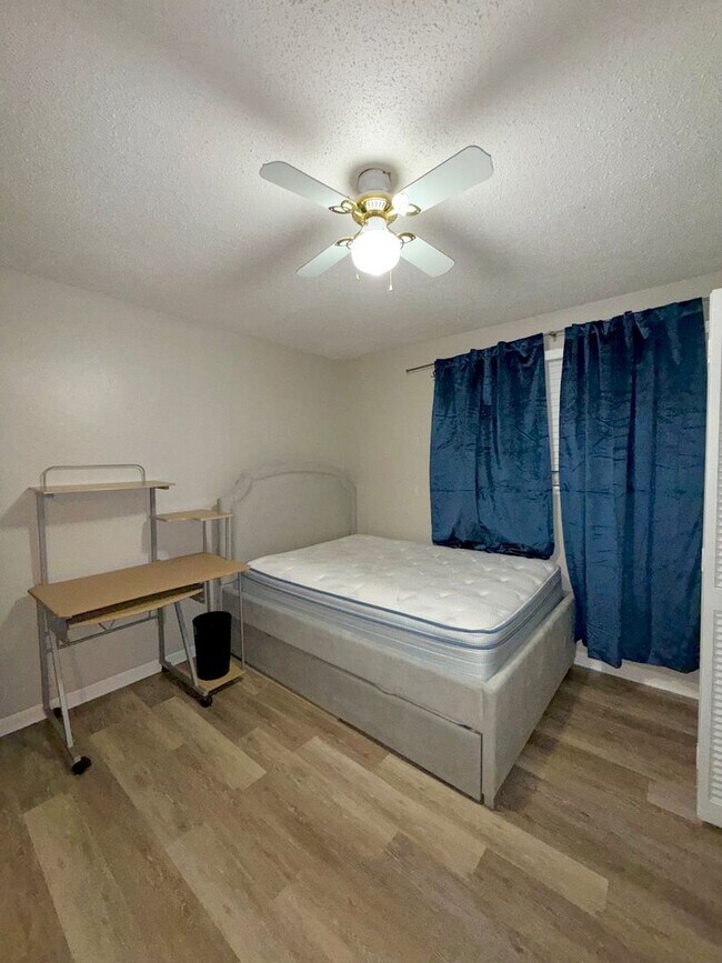 Building Photo - AVAILABLE FALL 2025  - Condo FSU Downtown ...