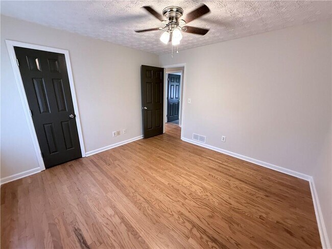 Building Photo - 40 Salem Ridge