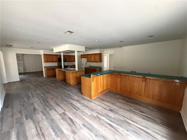 Building Photo - 2333 Burgett Rd