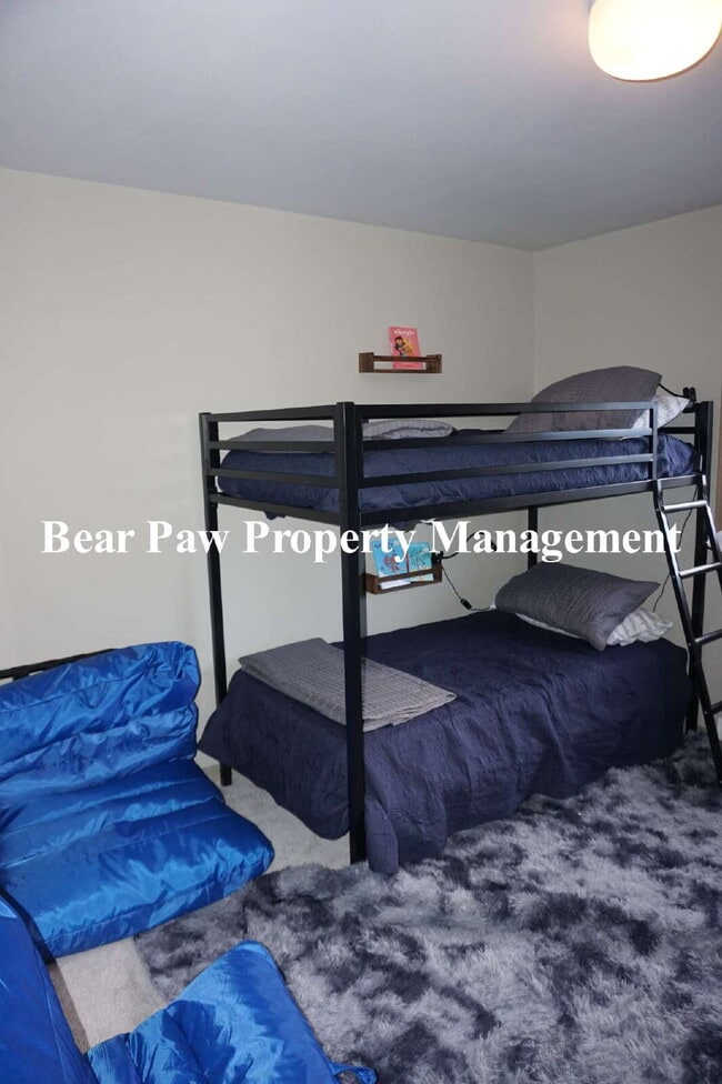 Building Photo - SHORT TERM, FULLY FURNISHED home in Evergr...