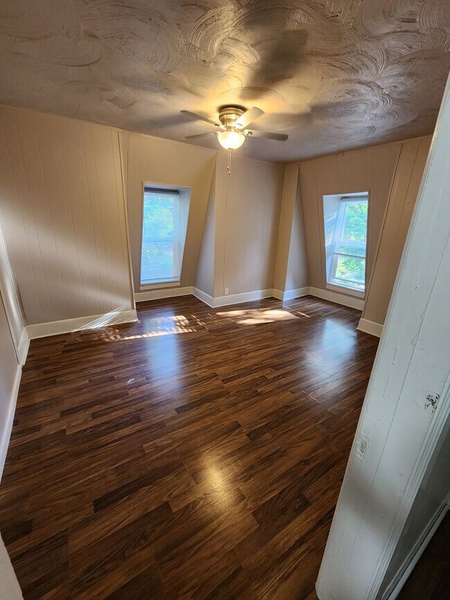 Building Photo - Birch St Duplex