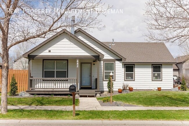 Building Photo - 452 Woodman Dr