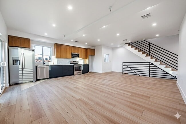 Building Photo - 1658 S. Hayworth