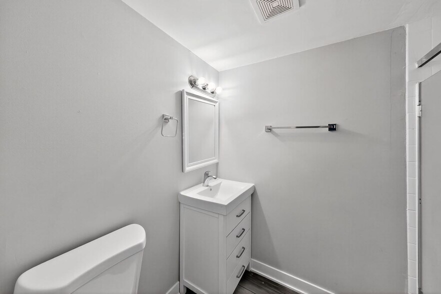 Building Photo - 6113 Spring Ln