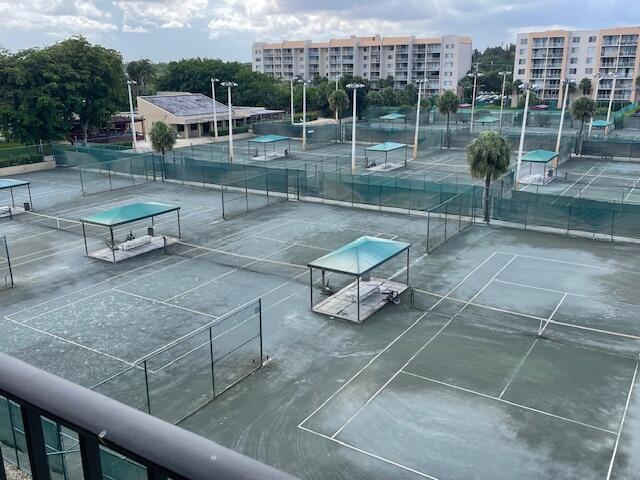 Building Photo - 2828 Tennis Club Dr