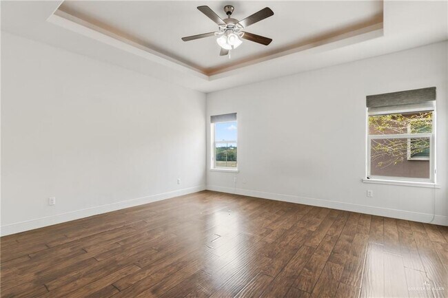 Building Photo - 16 L S Rd