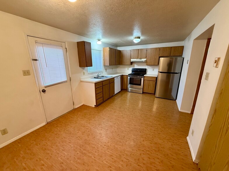 Building Photo - 631 Quincy St